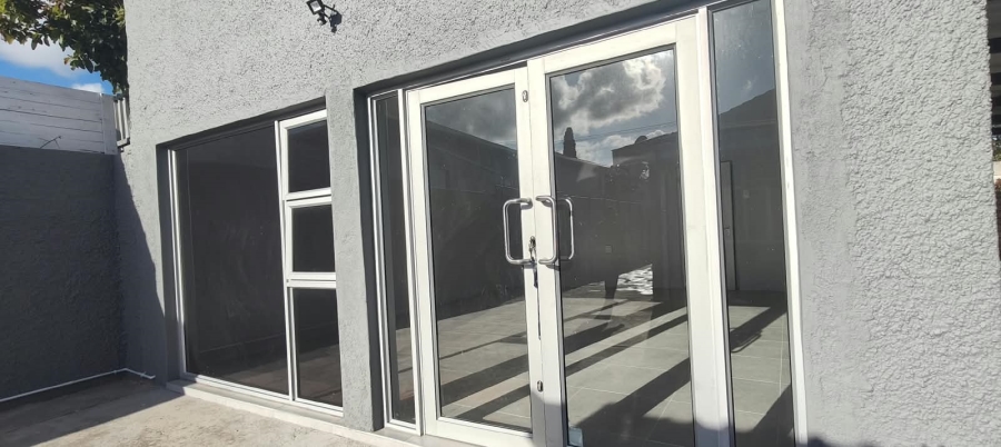 To Let Commercial Property for Rent in Newton Park Eastern Cape